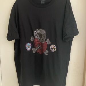 Men’s skull designed short sleeve t shirt.  NWOT.  Never worn